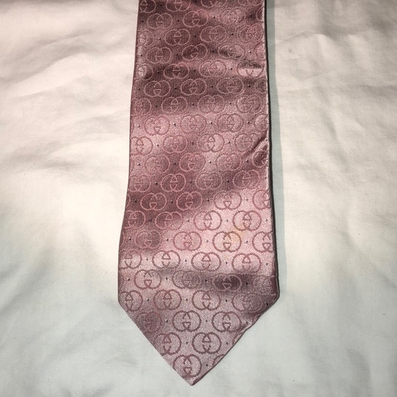gucci tie pink